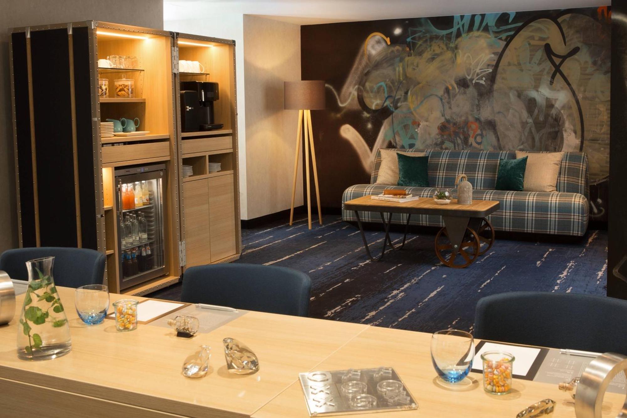 فندق رينيسانس هامبورغ المظهر الخارجي الصورة A suite at the hotel