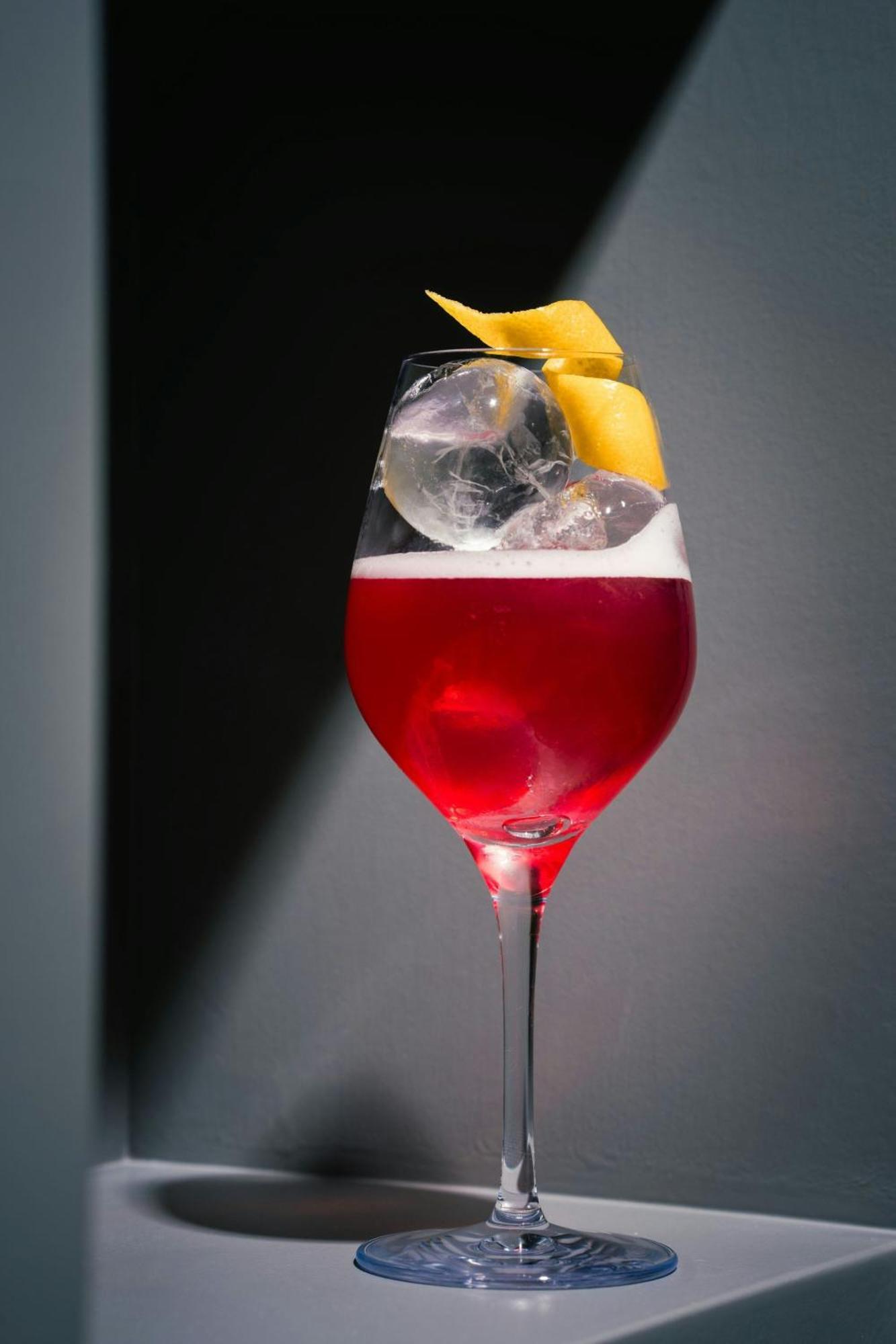 فندق رينيسانس هامبورغ المظهر الخارجي الصورة A Kir Royale