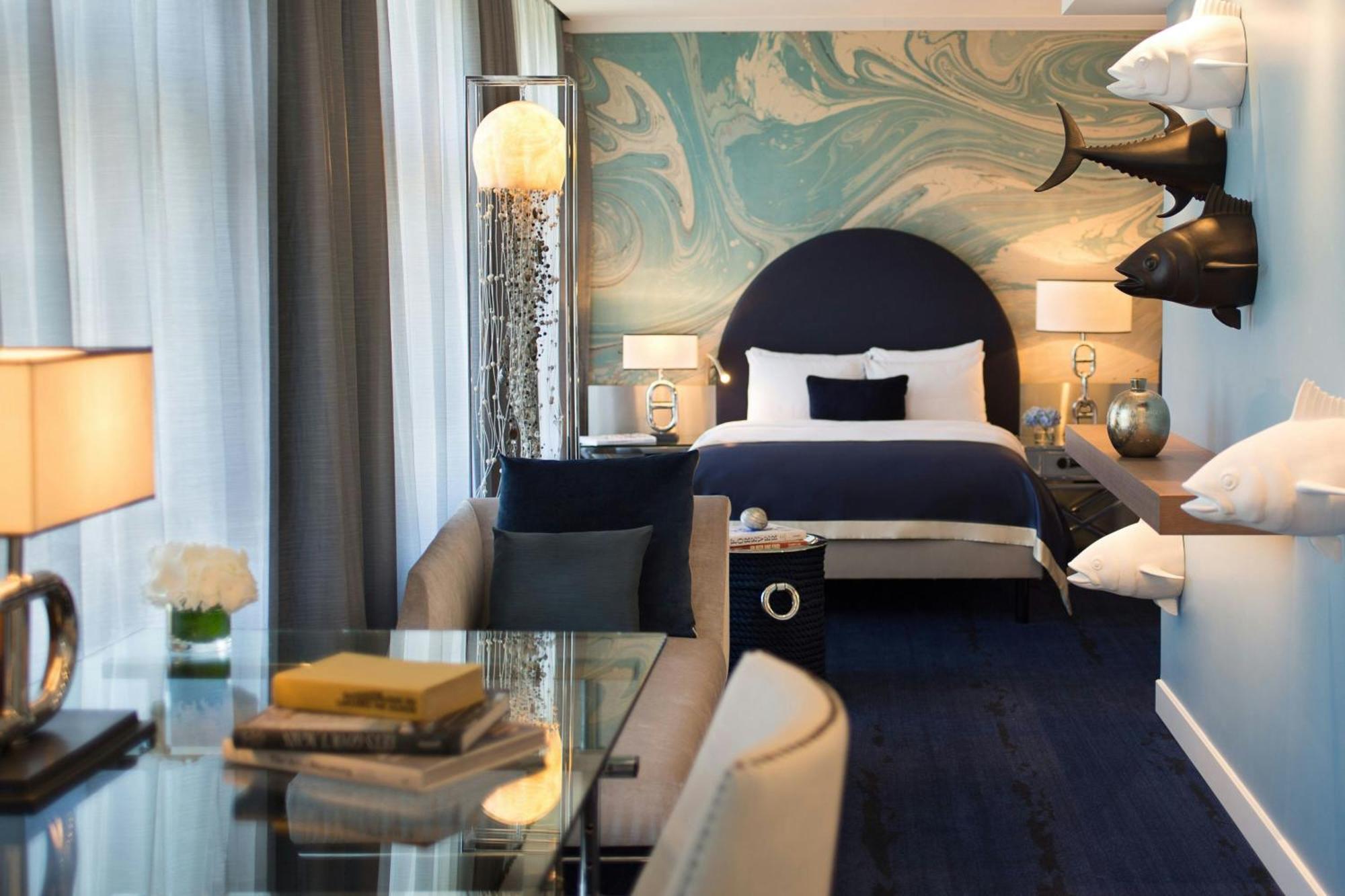 فندق رينيسانس هامبورغ المظهر الخارجي الصورة A room at the Hotel de Crillon